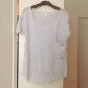 Work out tee with pocket